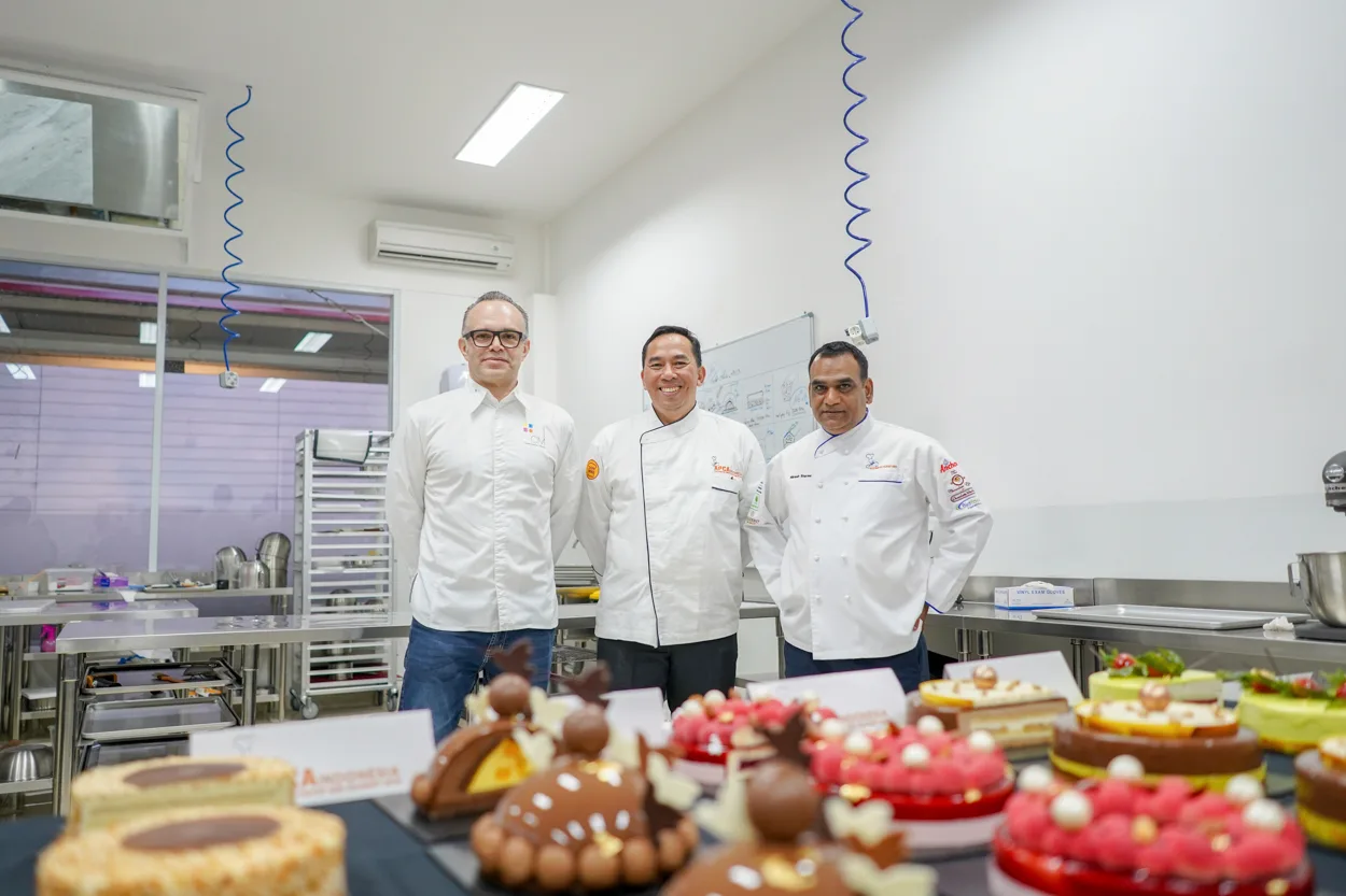 Jasa foto company profile Jakarta — foto interior kantor dan tim profesional